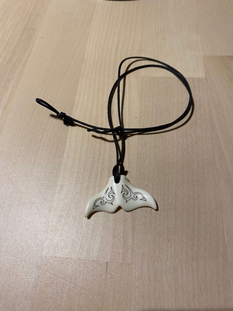 Lederhalsband mit Fischflosse